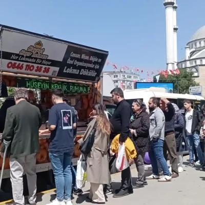 Hayır Lokması İstanbul ile her ilçeye mobil araçlarla taze ve sıcak lokma dağıtımı