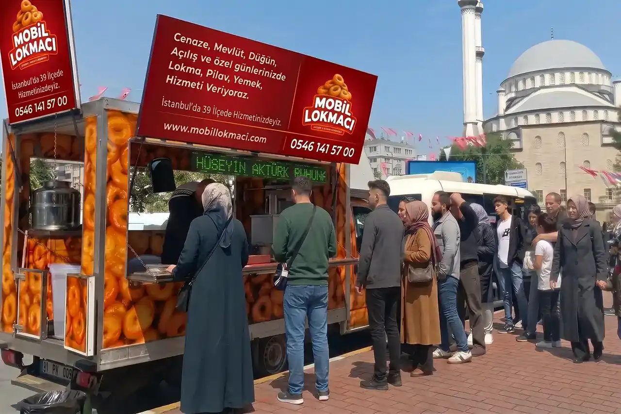 İstanbul'da Cami Çıkışı, Cenaze, Mevlüt için Lokma Döktürme
